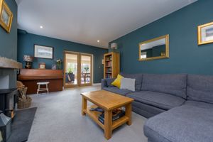 Sitting Room- click for photo gallery